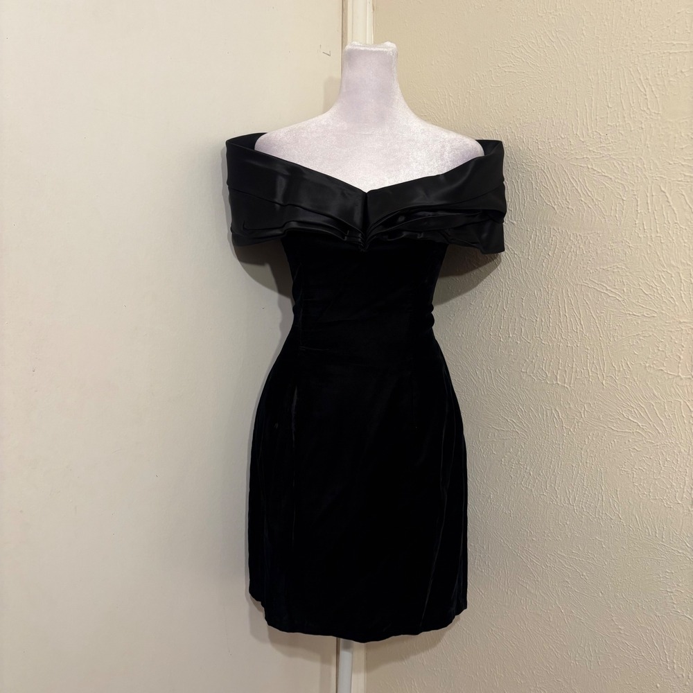 Gunne Sax Jessica McClintock Black Velvet Off Shoulder Satin Trim Mini Dress S